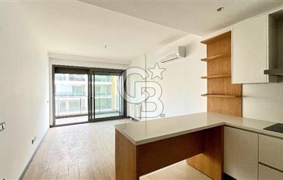 Ataşehir Modern 3te Havuz Manzaralı 1+1 Satılık Daire