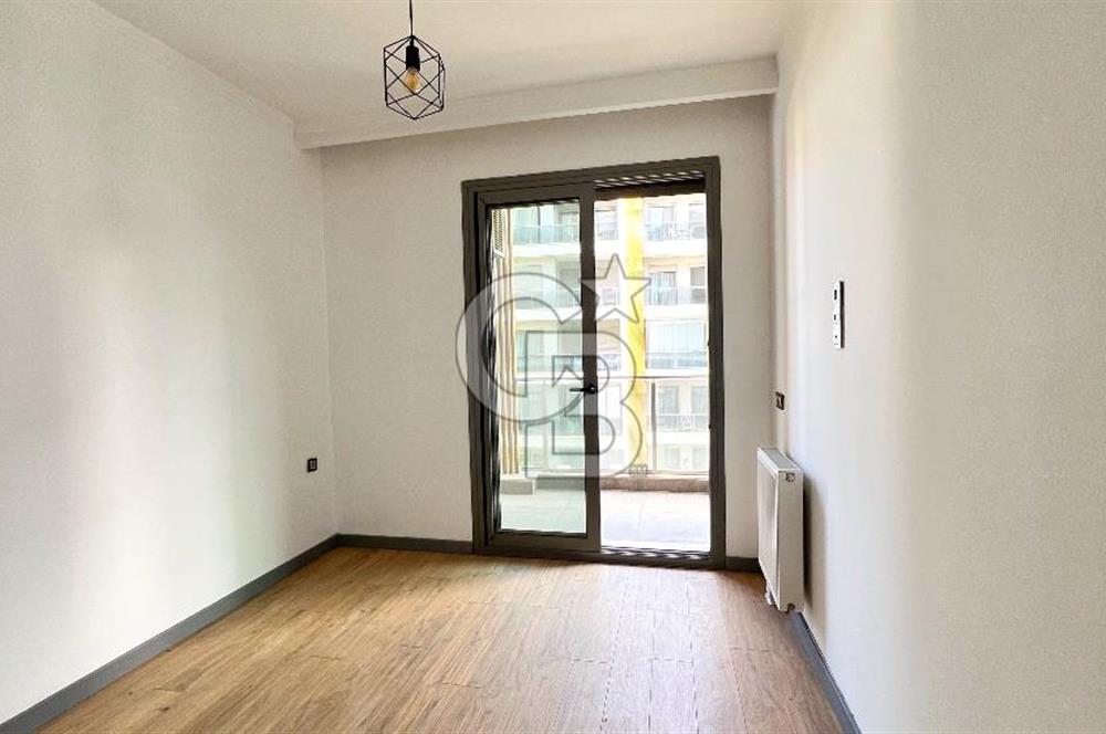 Ataşehir Modern 3te Havuz Manzaralı 1+1 Satılık Daire