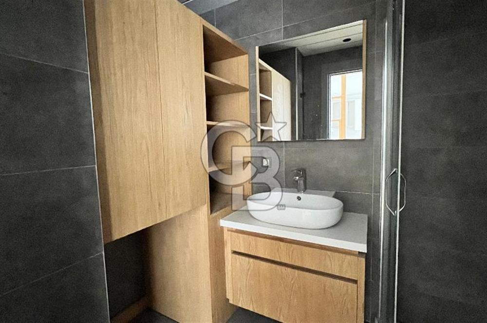 Ataşehir Modern 3te Havuz Manzaralı 1+1 Satılık Daire