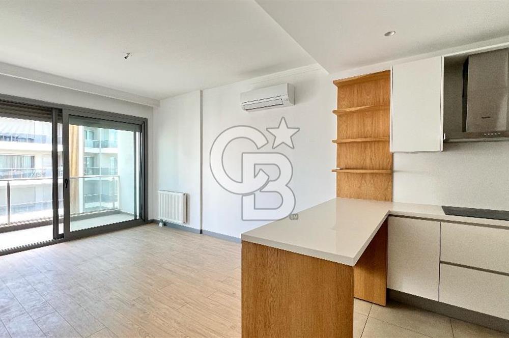 Ataşehir Modern 3te Havuz Manzaralı 1+1 Satılık Daire