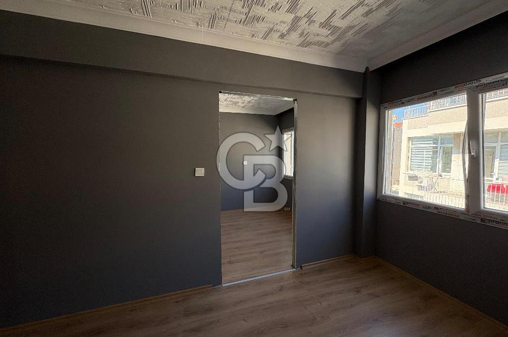 Karşıyaka Çarşı’nın Kalbinde SATILIK  Büro / Ofis – Merkezi Konumda