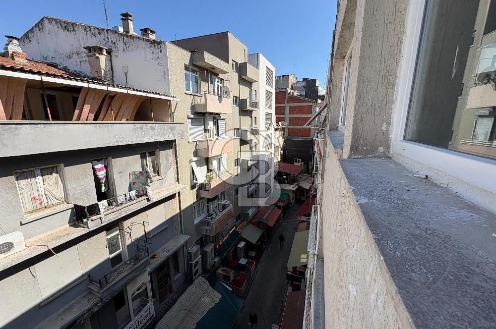 Karşıyaka Çarşı’nın Kalbinde SATILIK  Büro / Ofis – Merkezi Konumda