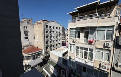 Karşıyaka Çarşı’nın Kalbinde SATILIK  Büro / Ofis – Merkezi Konumda