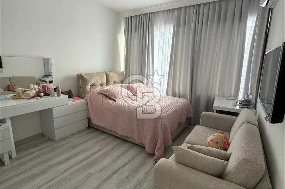 Yenikent'te Satılık Havuzlu Villa !!!