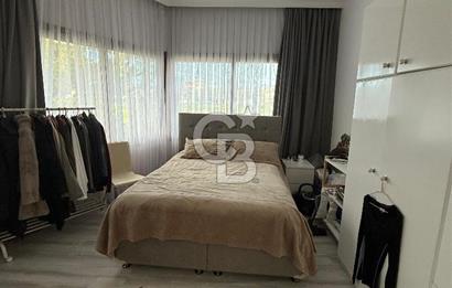 Yenikent'te Satılık Havuzlu Villa !!!