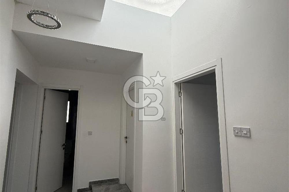 Yenikent'te Satılık Havuzlu Villa !!!