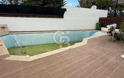 Yenikent'te Satılık Havuzlu Villa !!!