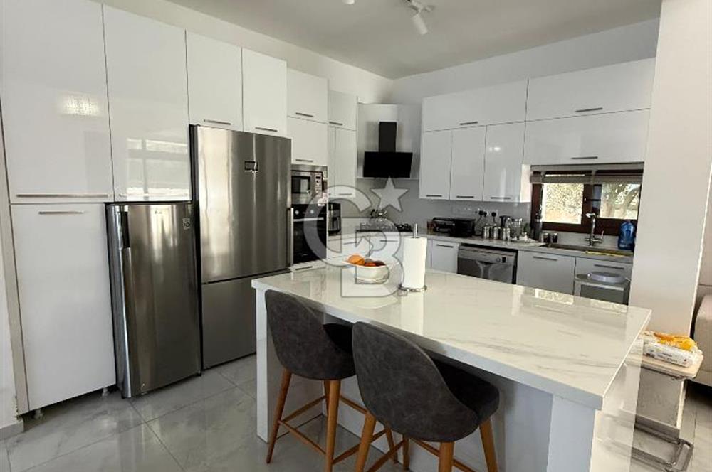 Yenikent'te Satılık Havuzlu Villa !!!