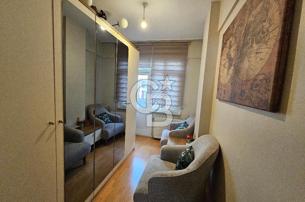 Kadıköy Yeldeğirmeni'nde 2+1 Satılık Temiz Daire