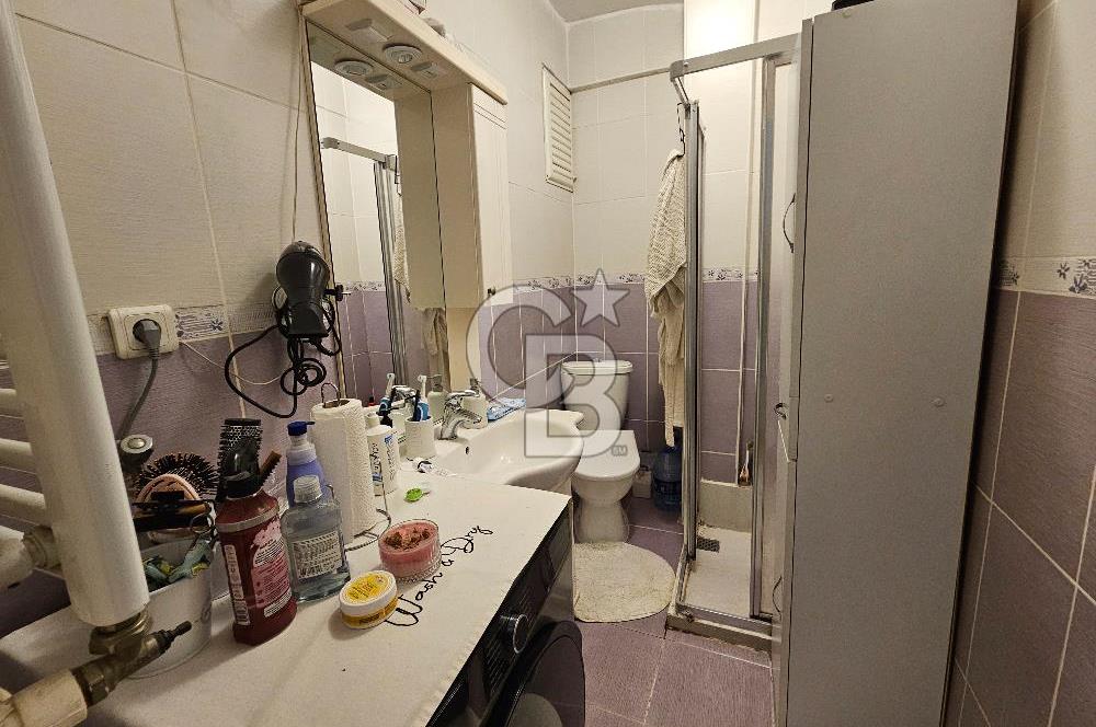 Kadıköy Yeldeğirmeni'nde 2+1 Satılık Temiz Daire