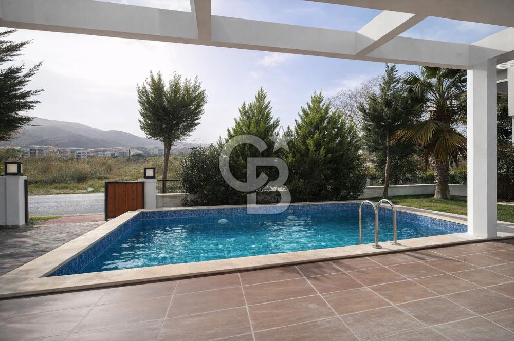 Kuşadası Davutlar Sirius Life Villalarında 4+1 Müstakil Villa