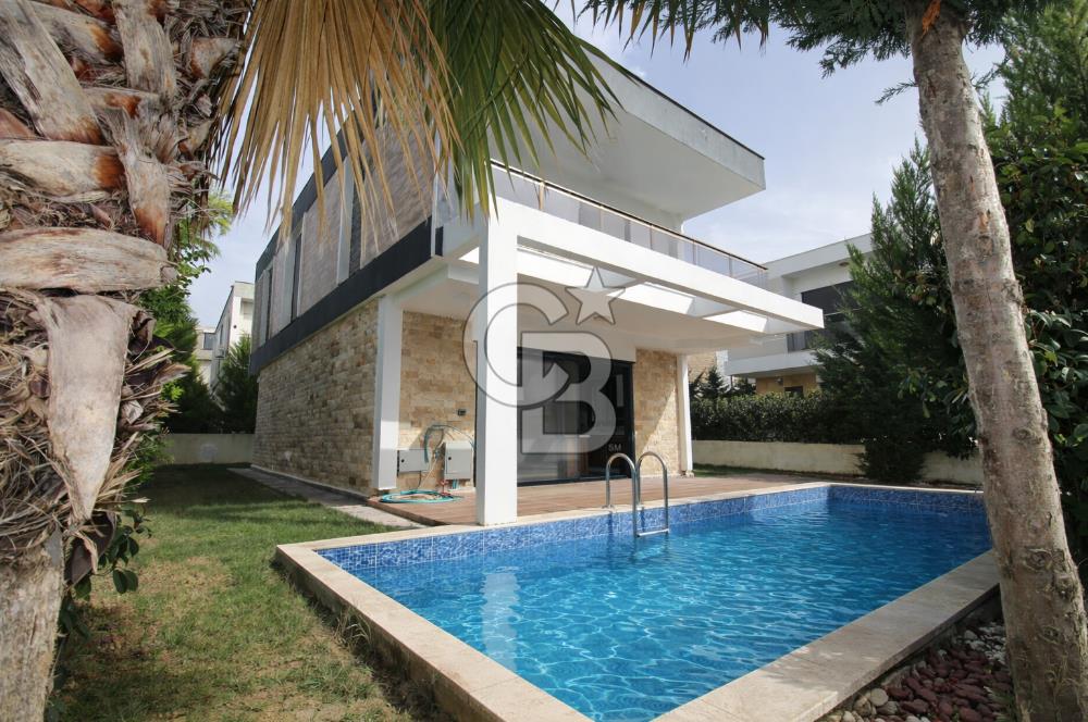 Kuşadası Davutlar Sirius Life Villalarında 4+1 Müstakil Villa