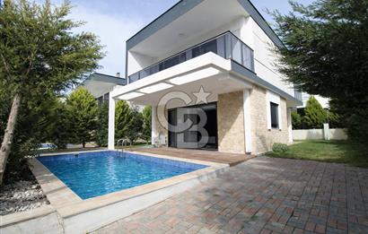 Kuşadası Davutlar Sirius Life Villalarında 4+1 Müstakil Villa