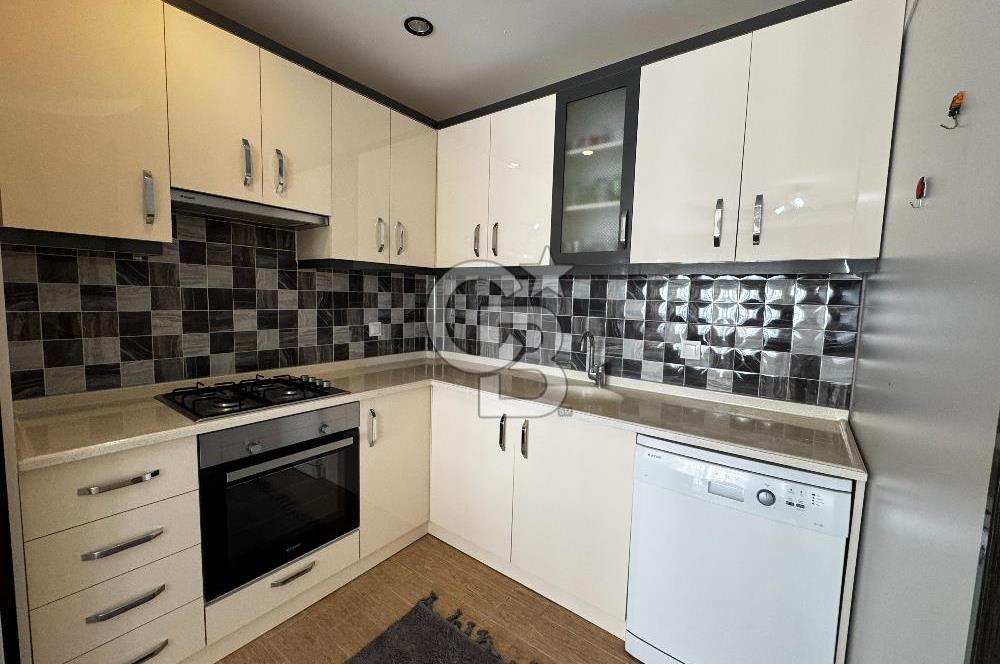 Hurma'nın Prestijli Sitesinde Havuz Manzaralı, Eşyalı 1+1 Daire