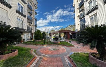 Hurma'nın Prestijli Sitesinde Havuz Manzaralı, Eşyalı 1+1 Daire