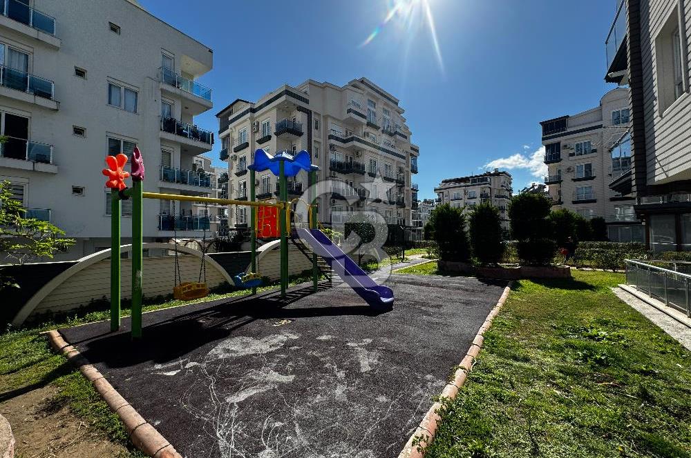 Hurma'nın Prestijli Sitesinde Havuz Manzaralı, Eşyalı 1+1 Daire