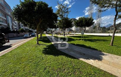 Hurma'nın Prestijli Sitesinde Havuz Manzaralı, Eşyalı 1+1 Daire