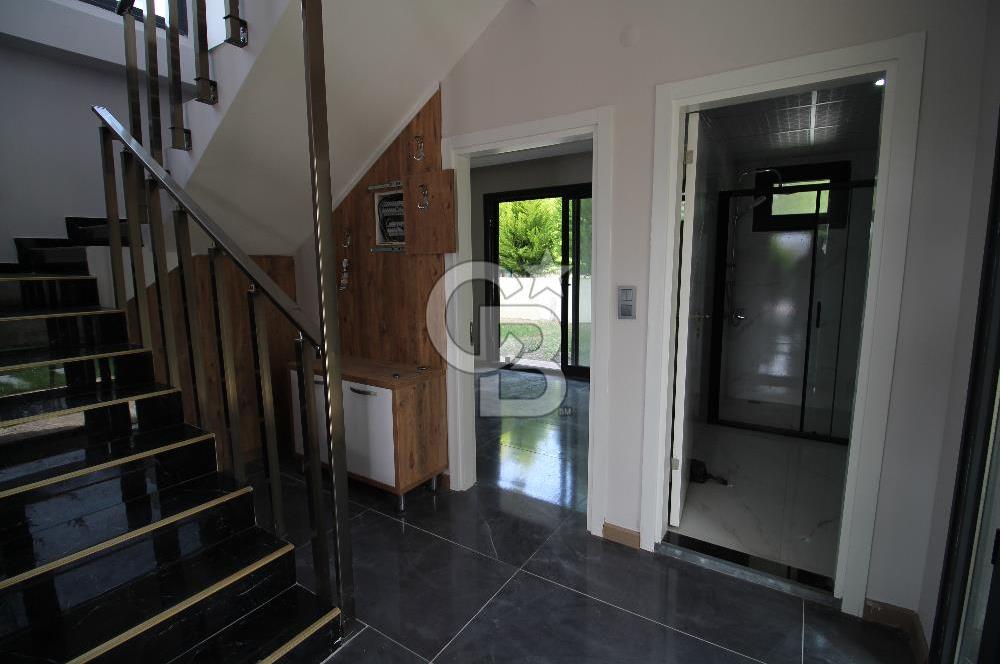 Kuşadası Davutlar Sirius Life Villalarında 4+1 Müstakil Villa