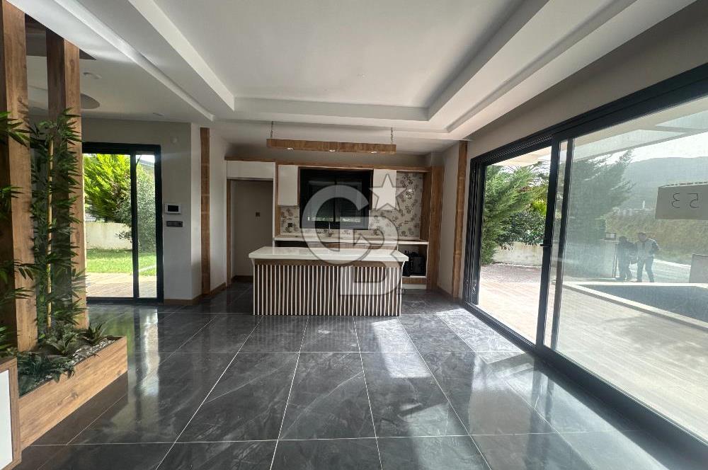 Kuşadası Davutlar Sirius Life Villalarında 4+1 Müstakil Villa