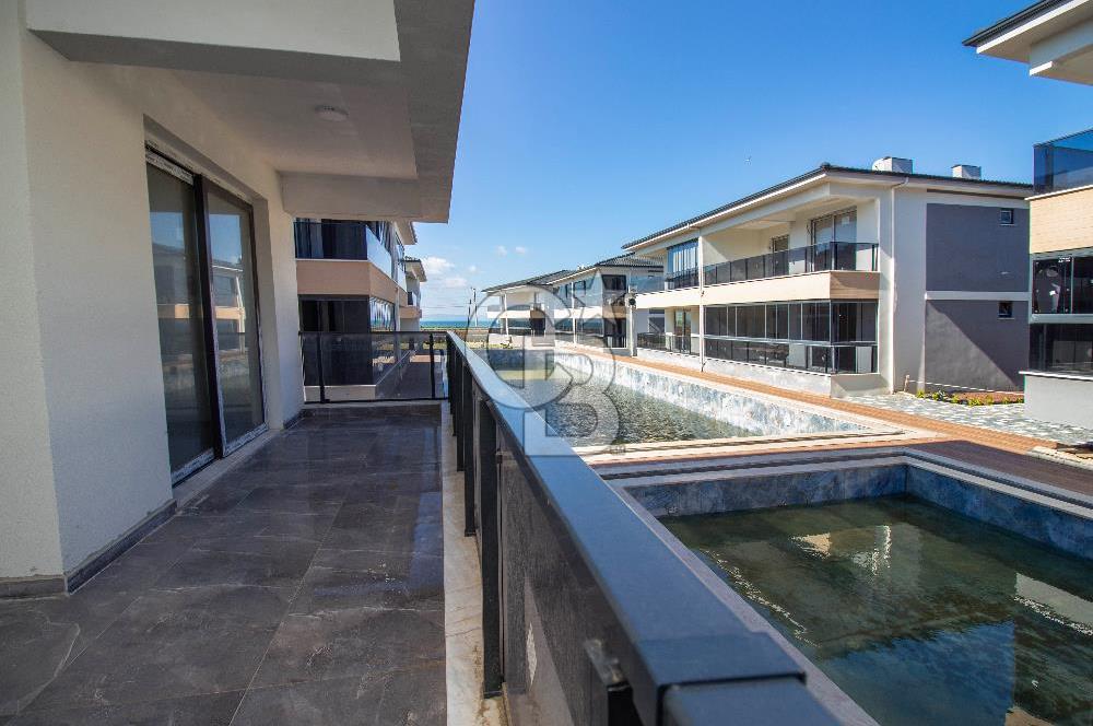 Ayvalık Küçükköy’de Denize Sıfır Satılık 2+1 Yazlık