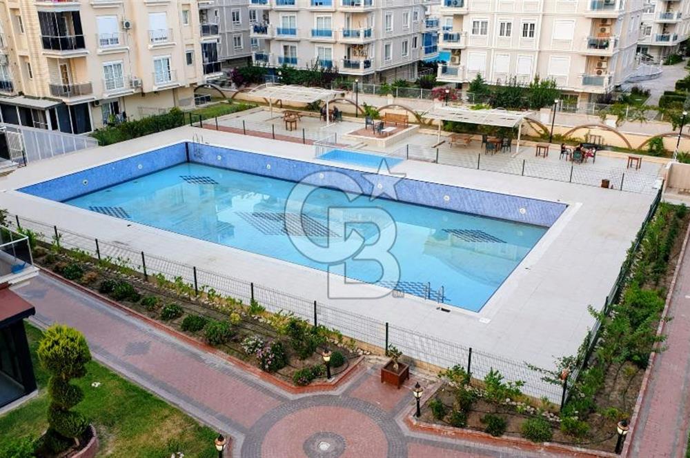 Hurma'nın Prestijli Sitesinde Havuz Manzaralı, Eşyalı 1+1 Daire