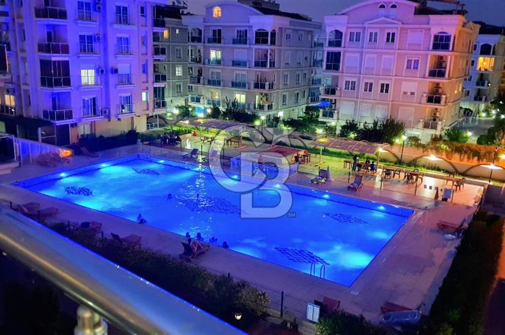 Hurma'nın Prestijli Sitesinde Havuz Manzaralı, Eşyalı 1+1 Daire