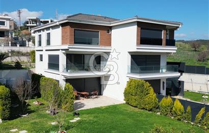 GÜZELBAHÇE ÇAMLI’DA SATILIK 4+2 LÜKS TRİPLEKS VİLLA
