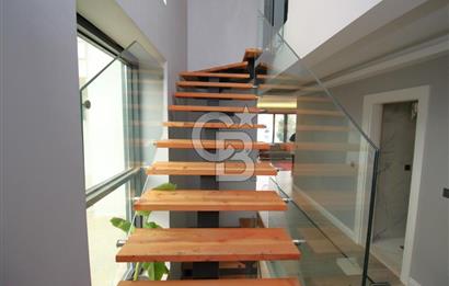 GÜZELBAHÇE ÇAMLI’DA SATILIK 4+2 LÜKS TRİPLEKS VİLLA