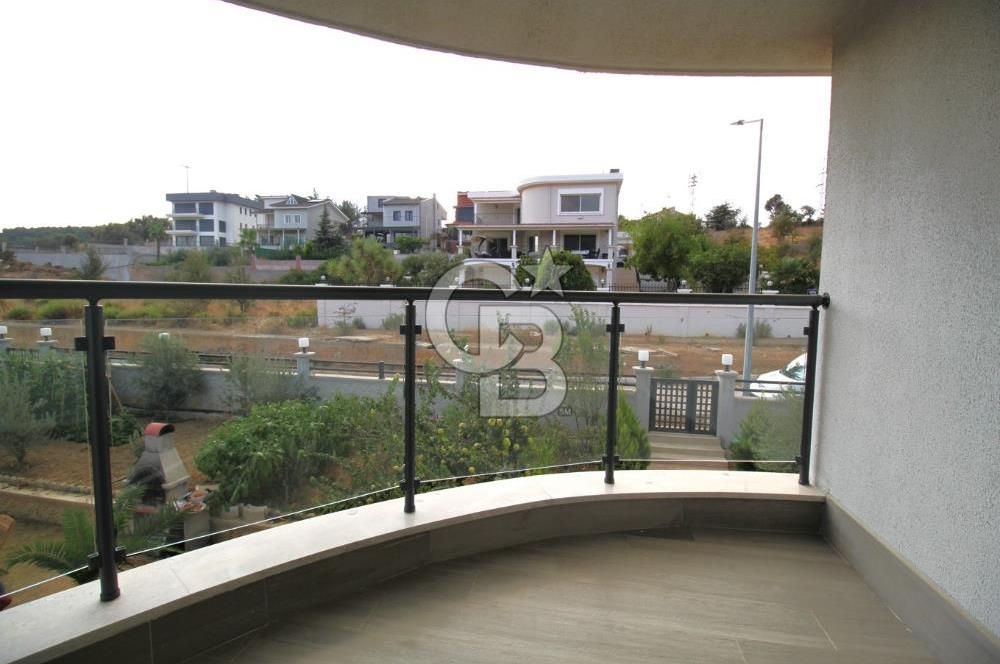 GÜZELBAHÇE ÇAMLI’DA SATILIK 4+2 LÜKS TRİPLEKS VİLLA