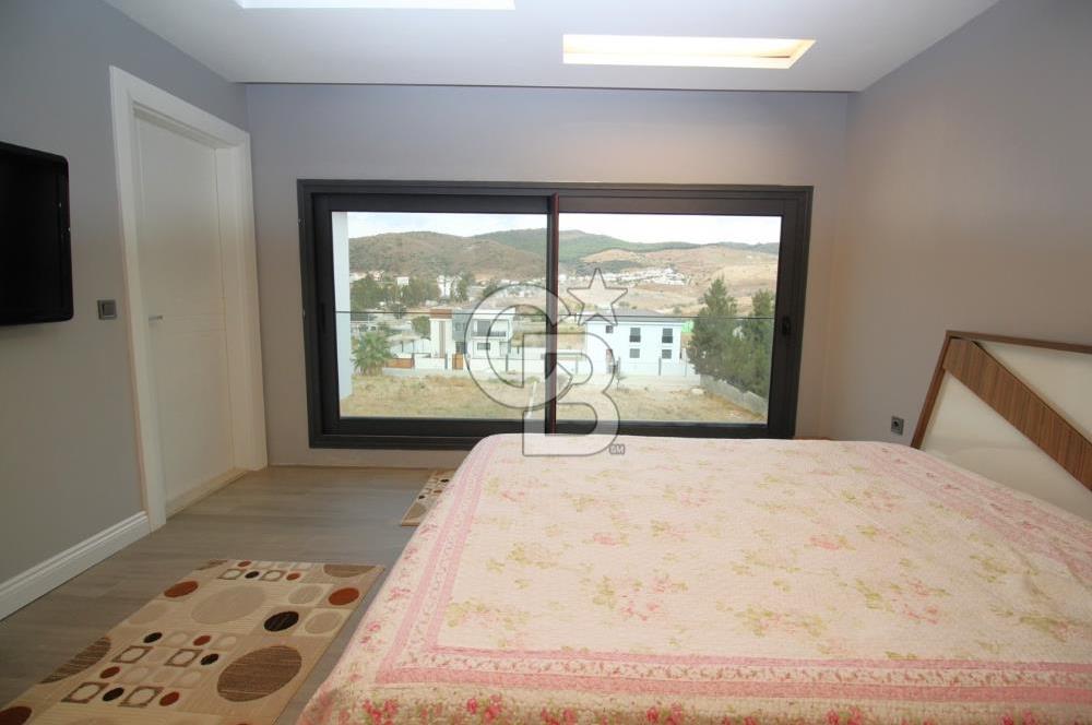 GÜZELBAHÇE ÇAMLI’DA SATILIK 4+2 LÜKS TRİPLEKS VİLLA