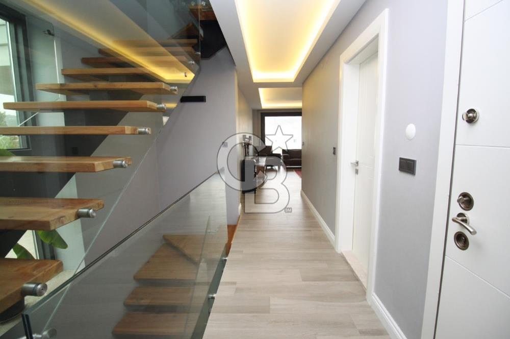 GÜZELBAHÇE ÇAMLI’DA SATILIK 4+2 LÜKS TRİPLEKS VİLLA