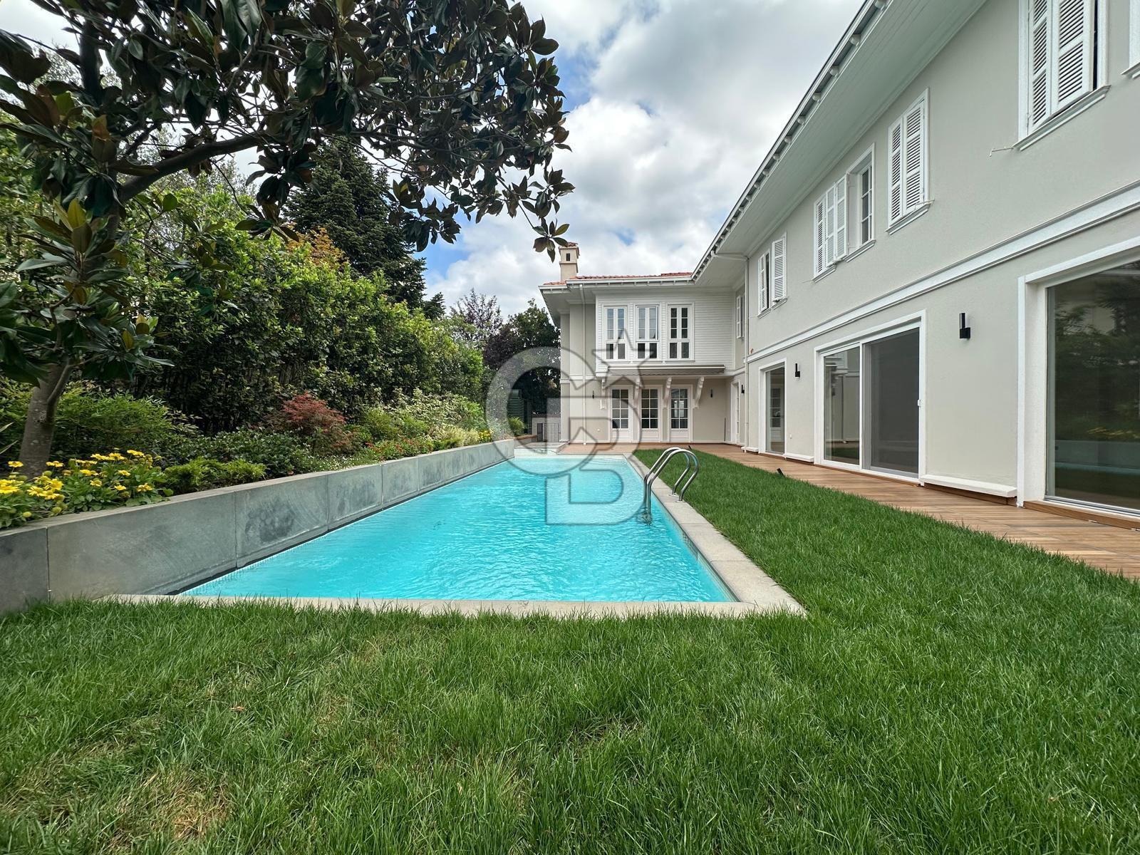 KEMER COUNTRY ANA FAZDA H TİPİ ŞIK VİLLA