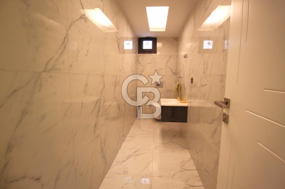 GÜZELBAHÇE ÇAMLI’DA SATILIK 4+2 LÜKS TRİPLEKS VİLLA