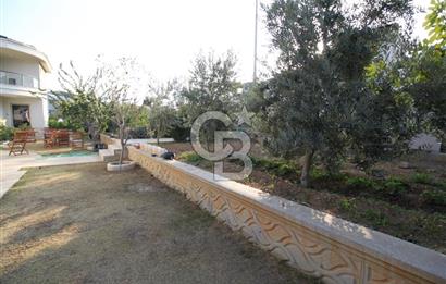 GÜZELBAHÇE ÇAMLI’DA SATILIK 4+2 LÜKS TRİPLEKS VİLLA