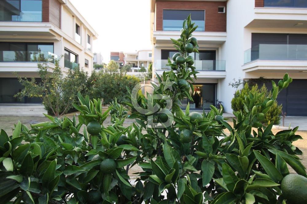 GÜZELBAHÇE ÇAMLI’DA SATILIK 4+2 LÜKS TRİPLEKS VİLLA