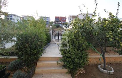 GÜZELBAHÇE ÇAMLI’DA SATILIK 4+2 LÜKS TRİPLEKS VİLLA