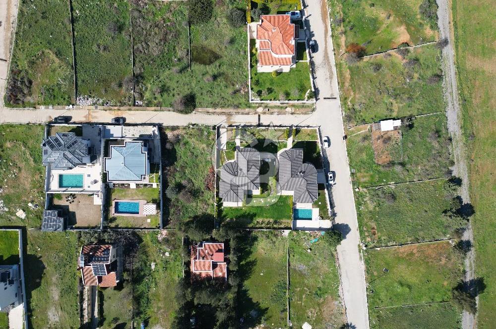 GÜZELBAHÇE ÇAMLI’DA SATILIK 4+2 LÜKS TRİPLEKS VİLLA