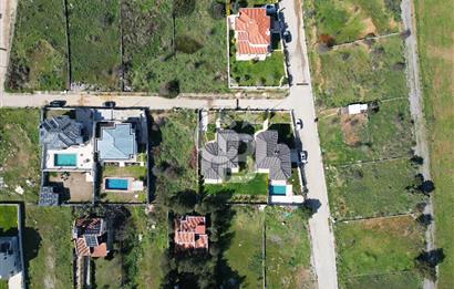 GÜZELBAHÇE ÇAMLI’DA SATILIK 4+2 LÜKS TRİPLEKS VİLLA