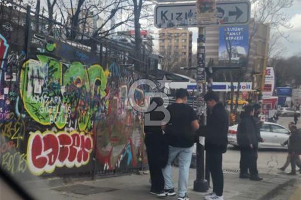 Esat'ta Eşyalı Satılık 2+1 Daire - Kızılay'a Yakın