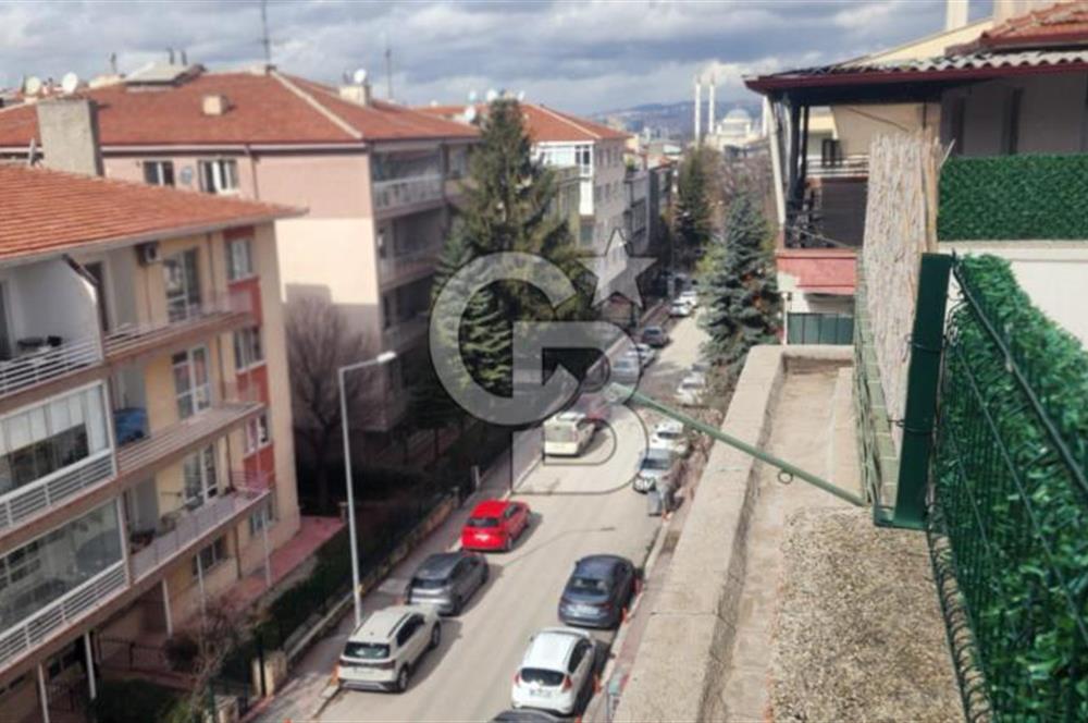 Esat'ta Eşyalı Satılık 2+1 Daire - Kızılay'a Yakın