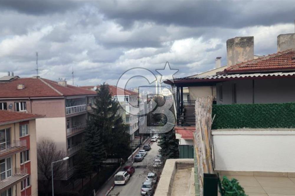 Esat'ta Eşyalı Satılık 2+1 Daire - Kızılay'a Yakın