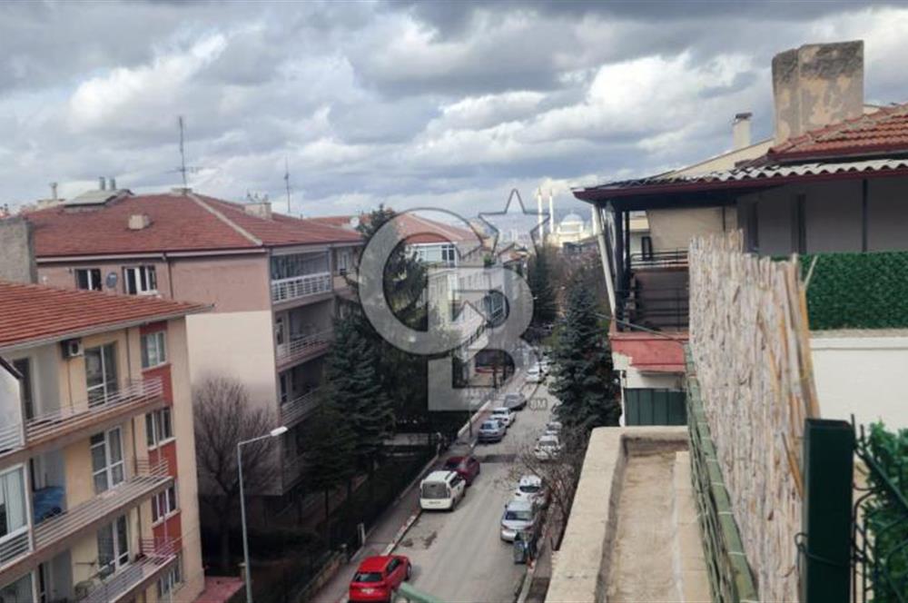 Esat'ta Eşyalı Satılık 2+1 Daire - Kızılay'a Yakın