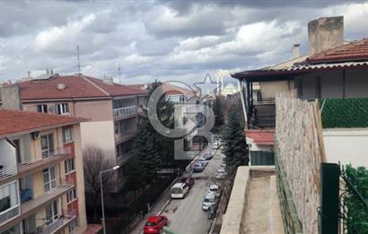 Esat'ta Eşyalı Satılık 2+1 Daire - Kızılay'a Yakın