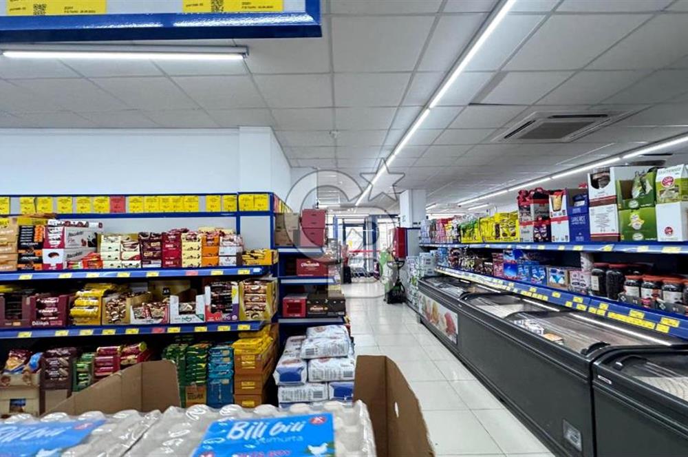 kurumsal kiraacılı 440 m2 dükkan 