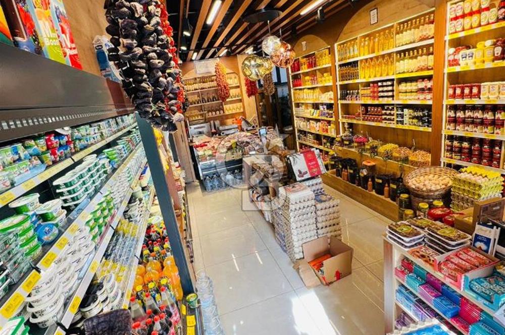 BAYRAMPAŞADA ACİL CADDEYE YAKIN İKİ KATLI SATILIK DÜKKAN