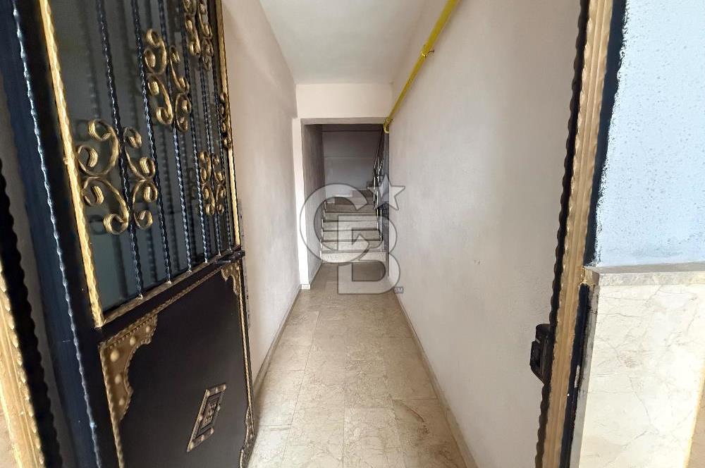 Bornova Merkez’e Yakın, Önü Açık ve Deniz Manzaralı Temiz Daire