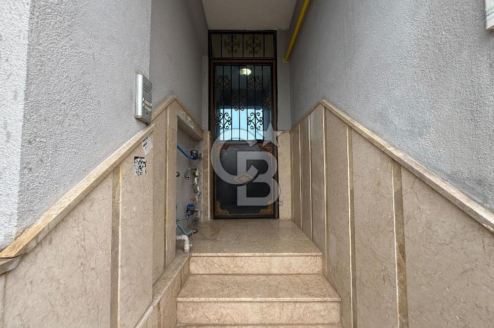 Bornova Merkez’e Yakın, Önü Açık ve Deniz Manzaralı Temiz Daire