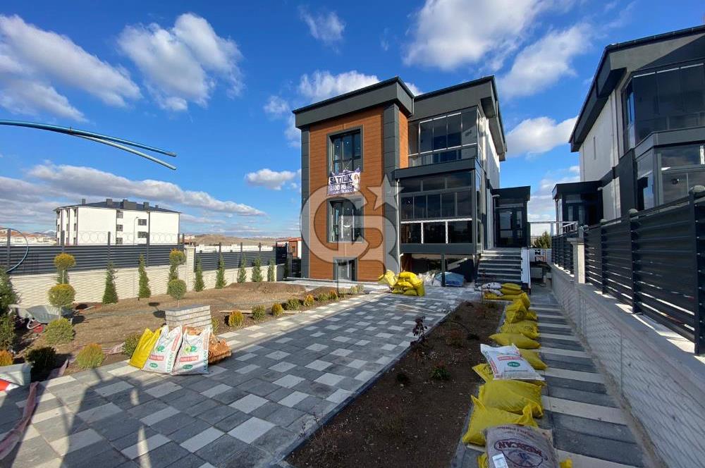 BAĞLICA ALSANCAK ARASINDA 7+2 SATILIK FULL YAPILI LÜKS VİLLA