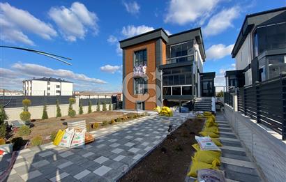 BAĞLICA ALSANCAK ARASINDA 7+2 SATILIK FULL YAPILI LÜKS VİLLA