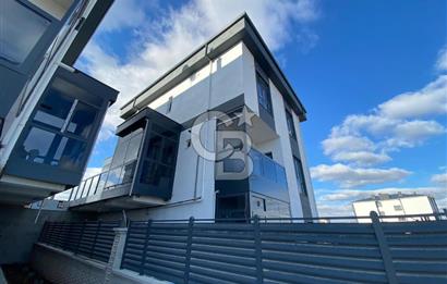 BAĞLICA ALSANCAK ARASINDA 7+2 SATILIK FULL YAPILI LÜKS VİLLA